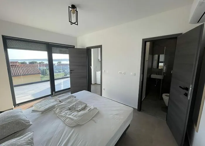 펜션 In With Swimming Pool