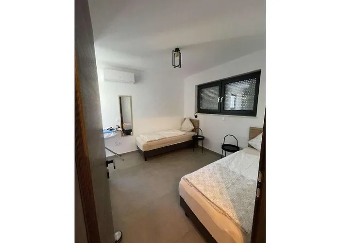 In With Swimming Pool 펜션